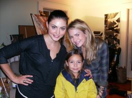 Taylor Dianne with Phoebe Tonkin and Britt Robertson on the set of 
