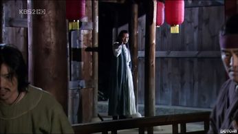 Song Il-guk in Emperor of the Sea (2004)