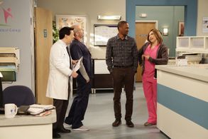 Tisha Campbell, Ken Jeong, Jerry Minor, and Jonathan Slavin in Dr. Ken (2015)