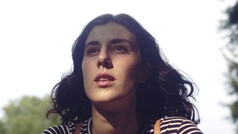 Elena Martín in Júlia ist (2017)