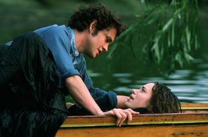 Hugh Dancy and Jodhi May in Daniel Deronda (2002)