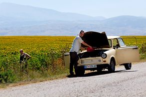 Ertan Saban and Serkan Keskin in Limonata (2015)