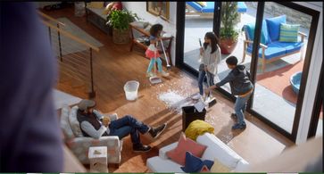 Nia Long, Mike Epps, James Lesure, Sayeed Shahidi, Aalyrah Caldwell, and Iman Benson in Uncle Buck (2016)