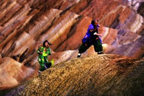 Dahong Ni and Ni Yan in A Woman, a Gun and a Noodle Shop (2009)