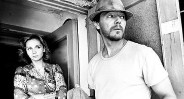 Irina Kupchenko and Aleksandr Zbruev in Odinokaya zhenshchina zhelayet poznakomitsya (1987)