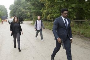 Clé Bennett, Aislinn Paul, and Henry Zebrowski in Heroes Reborn (2015)