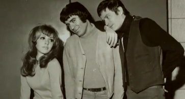 Arik Einstein, Josie Katz, and Shmulik Kraus in All Is Well by Me (2005)