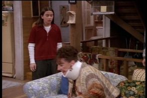 Joseph Gordon-Levitt and Elmarie Wendel in 3rd Rock from the Sun (1996)