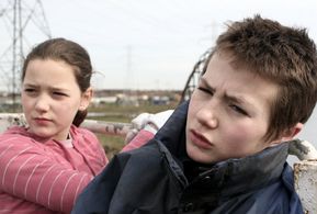 Shane Curry and Kelly O'Neill in Kisses (2008)