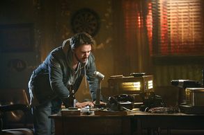 Riley Smith in Frequency (2016)