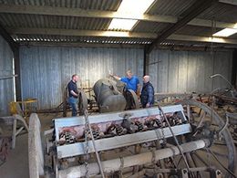 Julian and Drew Pritchard in Salvage Hunters (2011)