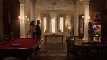 Evelyn Giovine, Kevin Bacon, and Joanne Kelly in City on a Hill