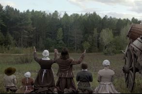 Kate Dickie, Ralph Ineson, Lucas Dawson, Harvey Scrimshaw, Ellie Grainger, and Anya Taylor-Joy in The Witch (2015)
