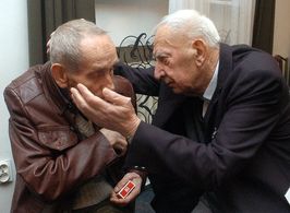 Gustaw Holoubek and Tadeusz Konwicki in Slonce i cien (2007)