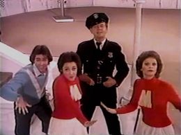 Ronnie Claire Edwards and Udana Power in It's a Bird... It's a Plane... It's Superman! (1975)