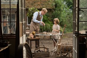 Domhnall Gleeson and Will Tilston in Goodbye Christopher Robin (2017)