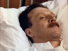 Vladimir Steklov in Povest nepogashennoy luny (1990)