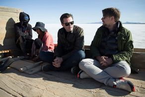 Fredrik Wikingsson and Filip Hammar in Jorden runt på 6 steg (2015)