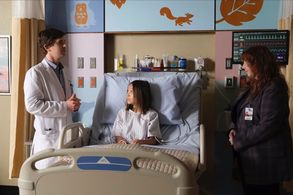 Isla Rose Hall, Freddie Highmore & Cheyenne Rouleau in The Good Doctor