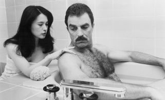 Tom Selleck and Aya Takanashi in Mr. Baseball (1992)