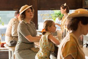 Sari Lennick, Cafe Society