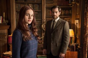 Richard Rankin and Sophie Skelton in Outlander (2014)