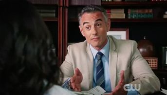 Oliver Vaquer in Jane the Virgin (2015)