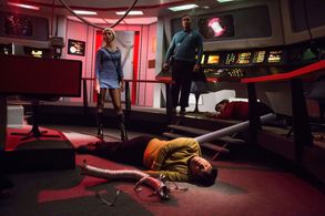 Grant Imahara and Liz Wagner in Star Trek Continues (2013)