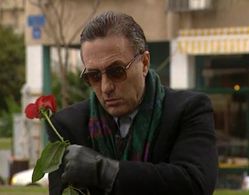 Assi Dayan in How to Cover Your Ass (1998)