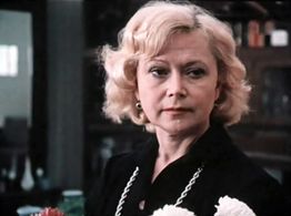 Svetlana Nemolyaeva in Polosa vezeniya (1983)