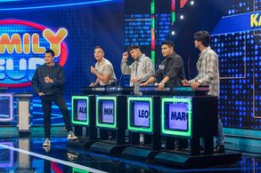 Dingdong Dantes, Marc David, Miko Gallardo, Leo J. Consul, and Alex Diaz in Family Feud Philippines (2022)