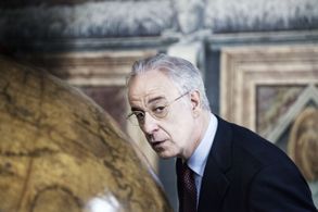 Toni Servillo in Long Live Freedom (2013)