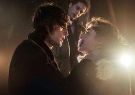 Andy Gillet and Jonathan Genet in Cosmos (2015)