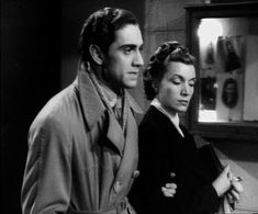 Ismael Merlo and Conchita Montenegro in Rojo y negro (1942)