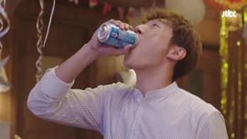 Hyun-soo Shin in Age of Youth (2016)