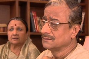 Sudhir Dalvi and Sudha Shivpuri in Kyunki Saas Bhi Kabhi Bahu Thi (2000)