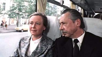 Iya Savvina and Oleg Efremov in Prodlis, prodlis, ocharovaniye... (1985)