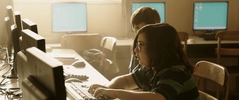 Max Wright in Freaks of Nature (2015)