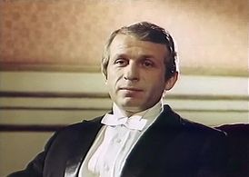 Evgeniy Papernyy in Pust on vystupit (1981)