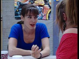 Maya van den Broecke and Marjolein Keuning in Vrouwenvleugel (1993)