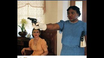 Still on the set of The Coldest Kiss (2014)