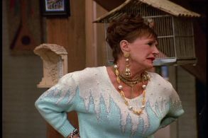 Elmarie Wendel in 3rd Rock from the Sun (1996)