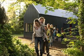 Clare Dunne and Molly McCann in Herself (2020)