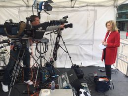 Mary Nightingale in ITV Evening News (1999)