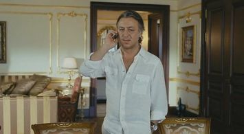 Baris Falay in Ya Sonra (2011)