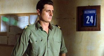 Adriano Carvalho as the Capitain in 