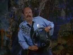 Kevin Crofton in The New Addams Family (1998)