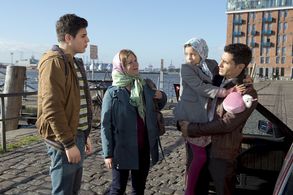 Julia Effertz as Christine Amedi in 