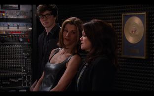 Braden Davis, Wendy Malick and Valerie Bertinelli