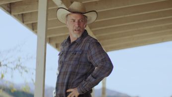 Eddie King in Porch Light (2019)